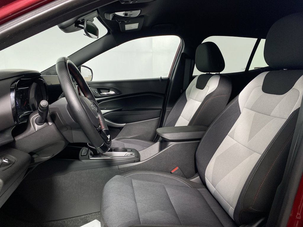 Certified 2024 Chevrolet Trax RS w/ Driver Confidence Package FWD image 11