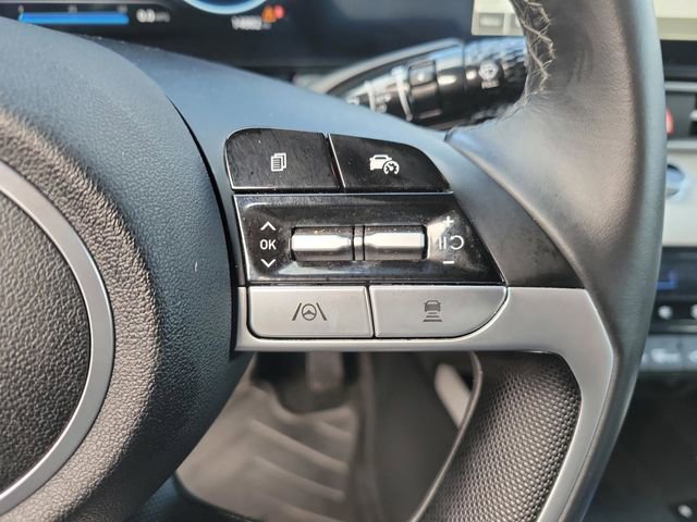 Used 2025 Hyundai Elantra Limited image 34