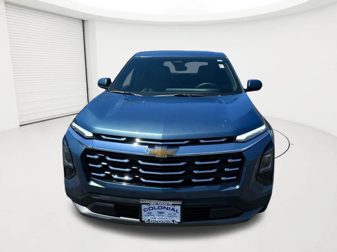 New 2026 Chevrolet Equinox LT w/ Convenience Package II AWD/4WD image 2