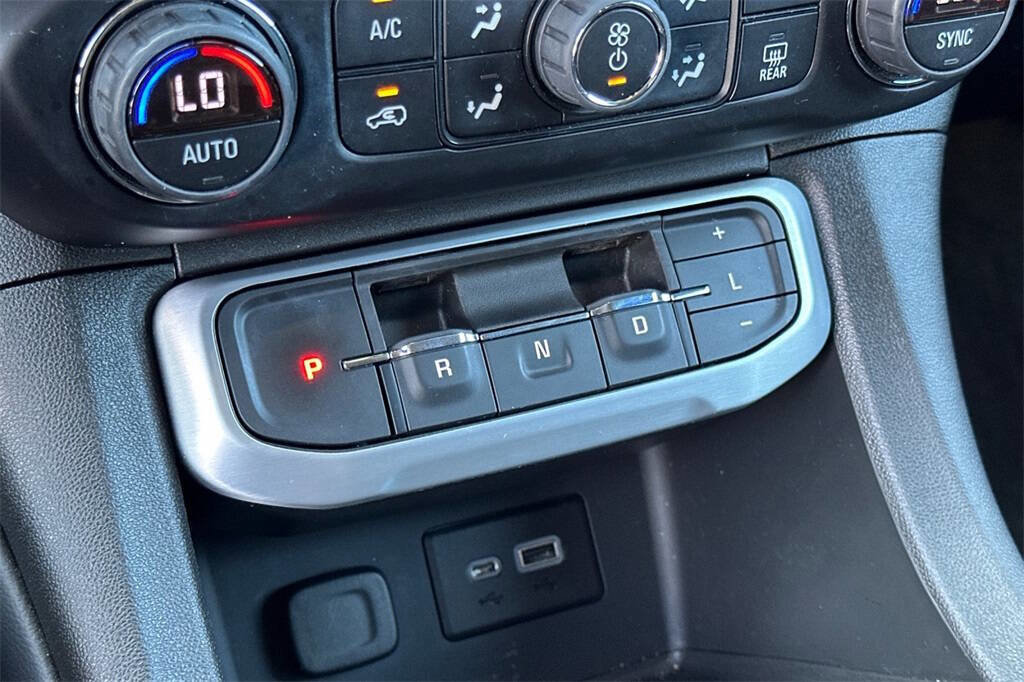 Used 2022 GMC Acadia SLE image 22