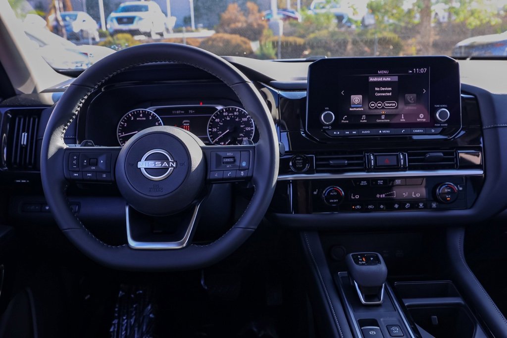 New 2025 Nissan Pathfinder SV image 22