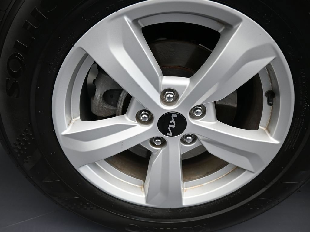 Used 2022 Kia Sorento LX image 39