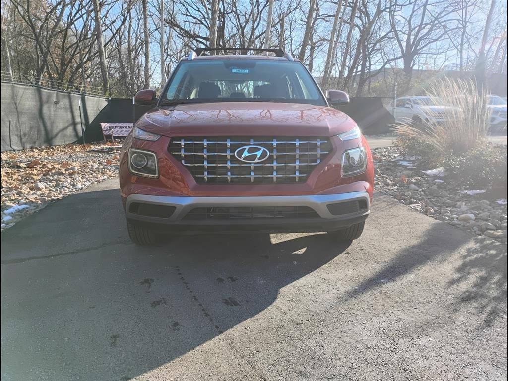 New 2026 Hyundai Venue SEL FWD image 1