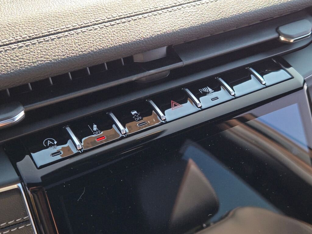 New 2025 Jeep Grand Cherokee L Limited w/ Luxury Tech Group II image 23