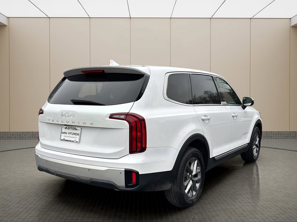 Used 2023 Kia Telluride LX image 5