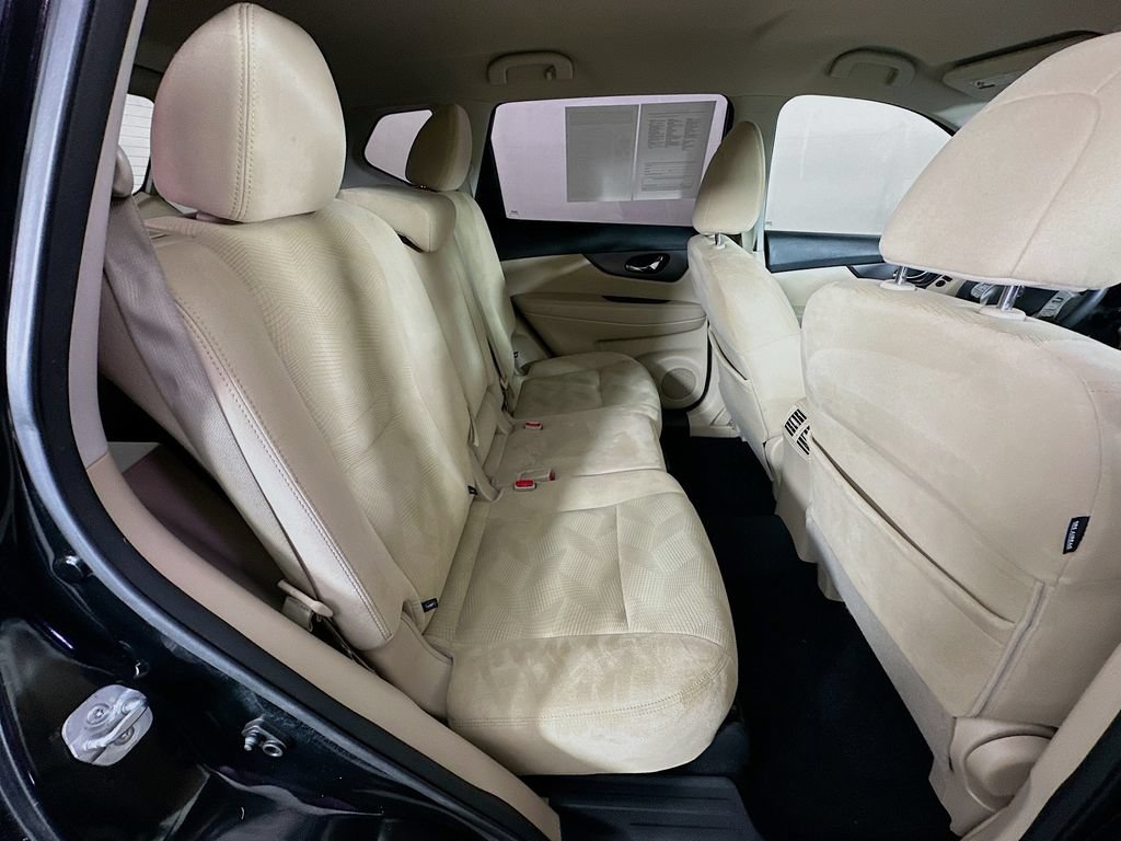Used 2016 Nissan Rogue S FWD image 29