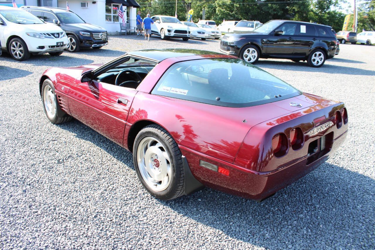 Used 1993 Chevrolet Corvette Coupe RWD image 9