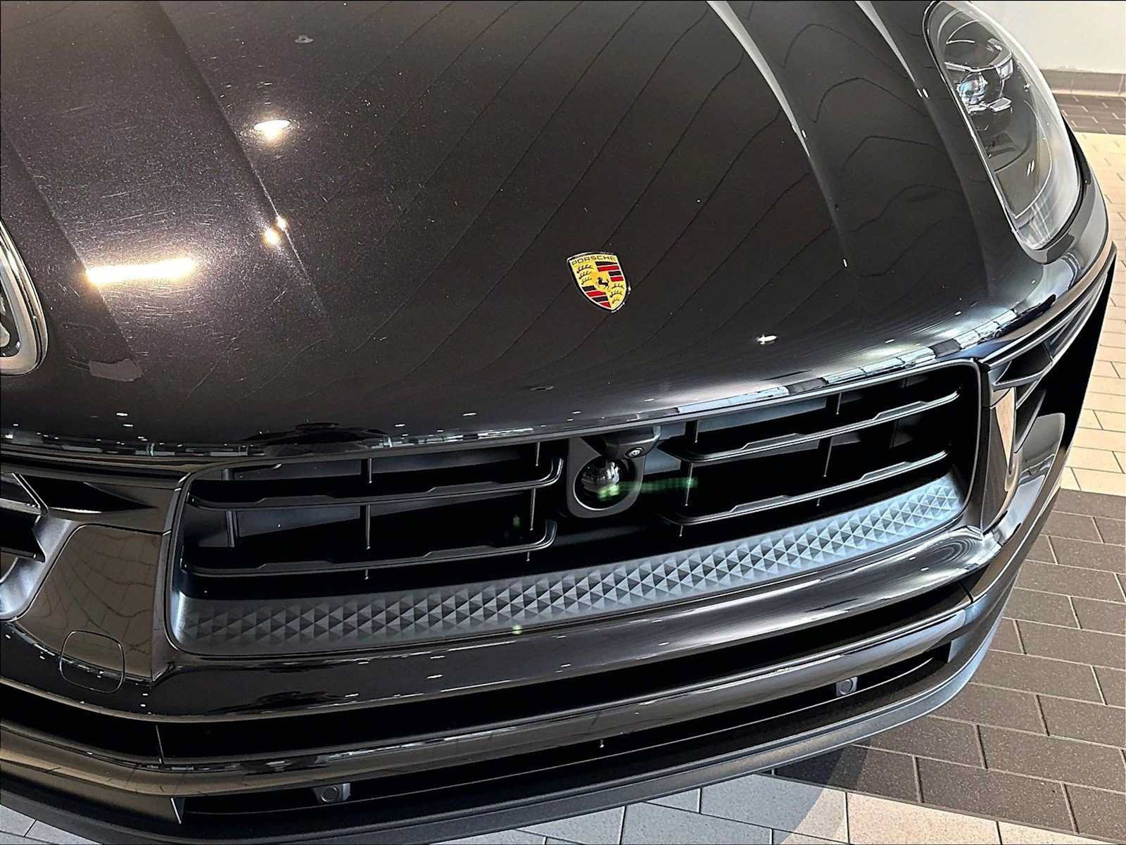 Used 2026 Porsche Macan AWD/4WD image 32