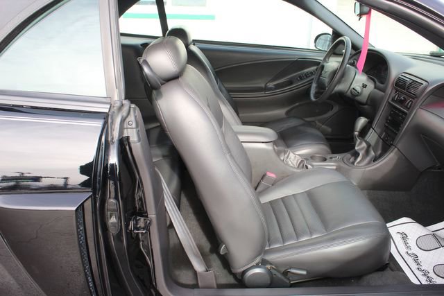 Used 2004 Ford Mustang GT RWD image 8