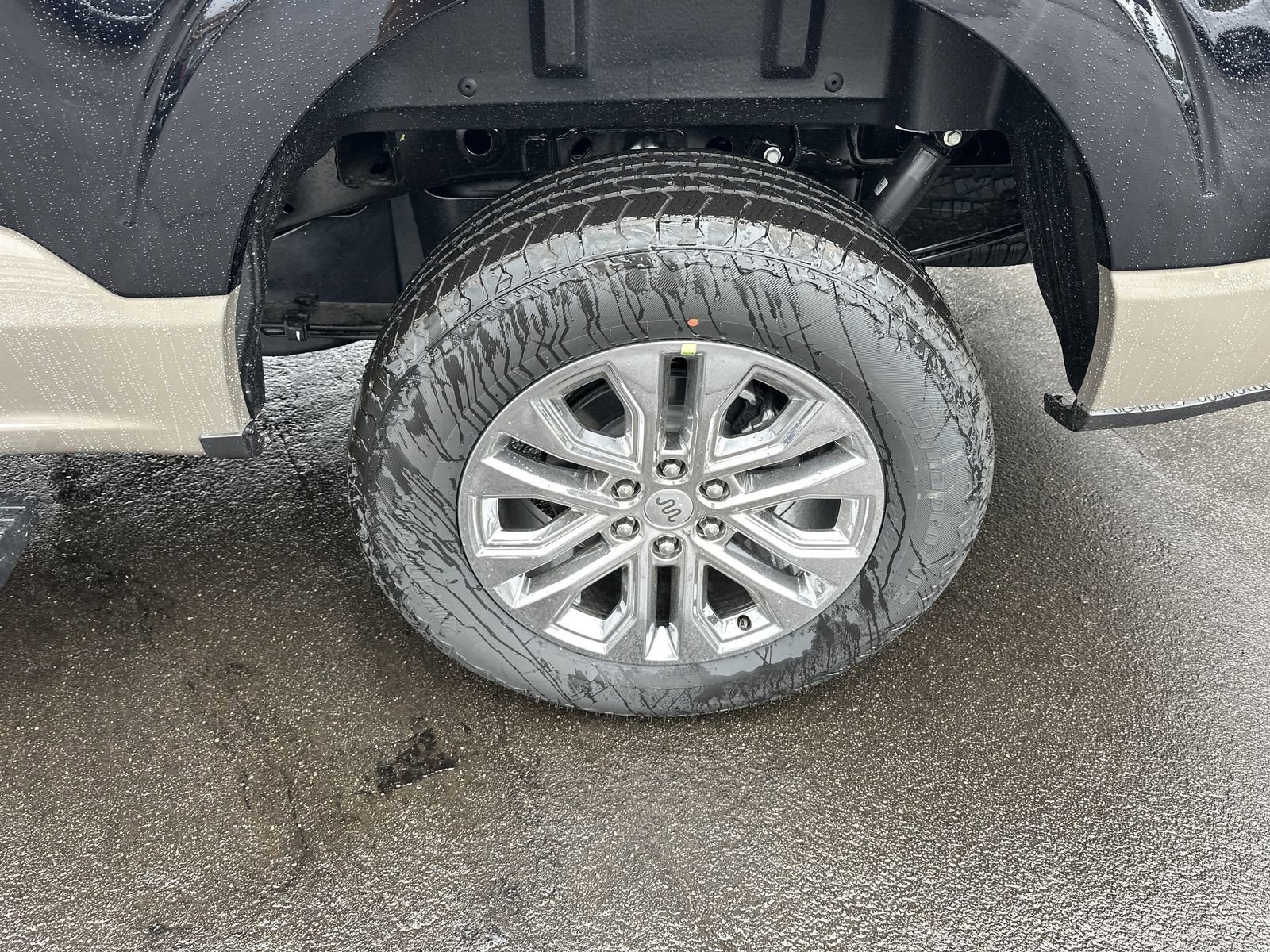 New 2025 Ford F150 King Ranch w/ FX4 Off-Road Package image 16