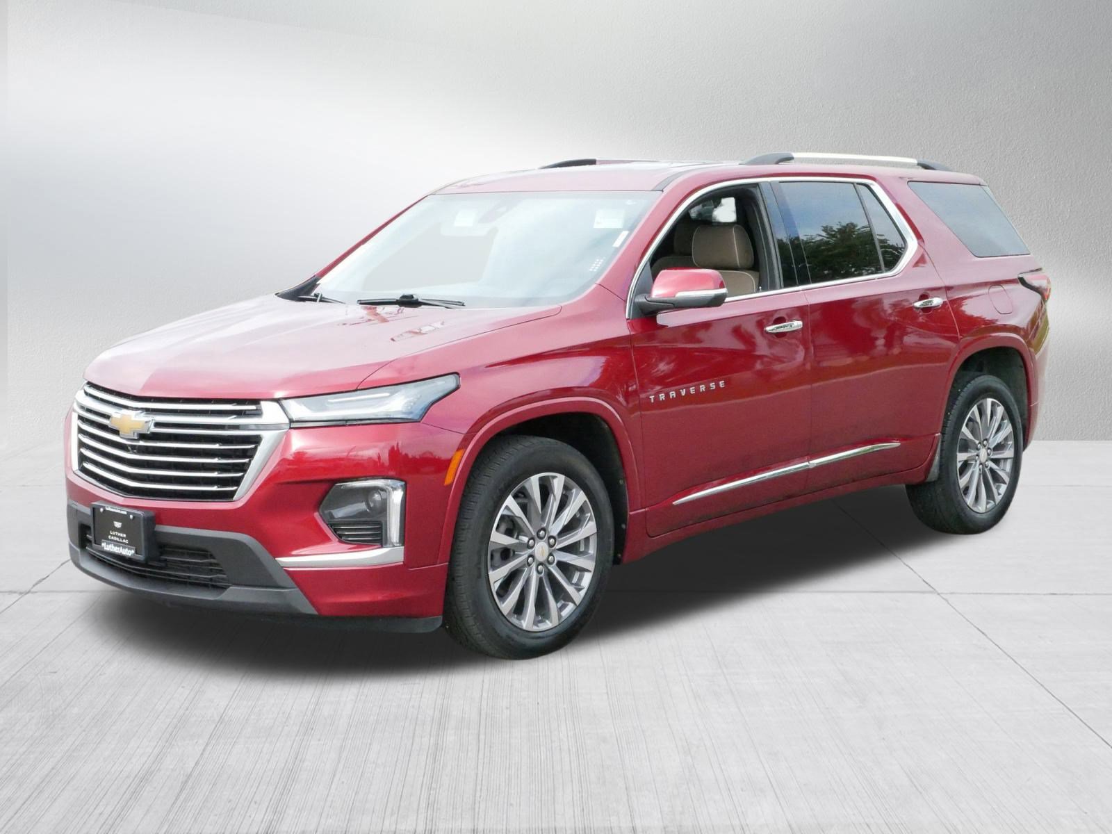 Used 2023 Chevrolet Traverse Premier image 3