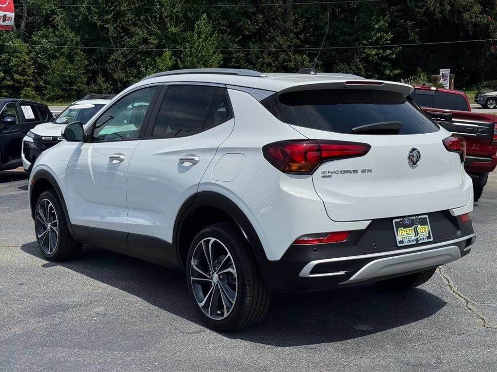 Used 2021 Buick Encore GX Select w/ Advanced Technology Package AWD/4WD image 5