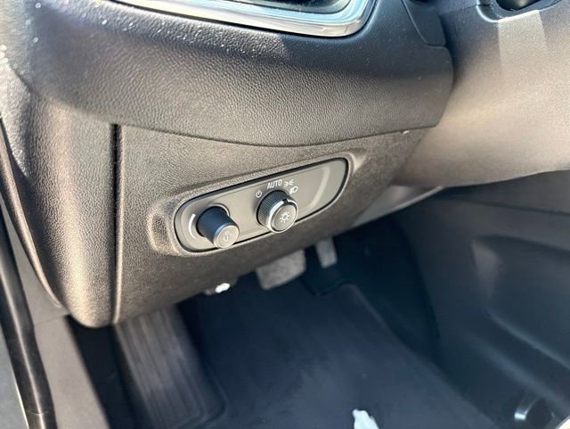 Used 2018 Chevrolet Equinox LS AWD/4WD image 20