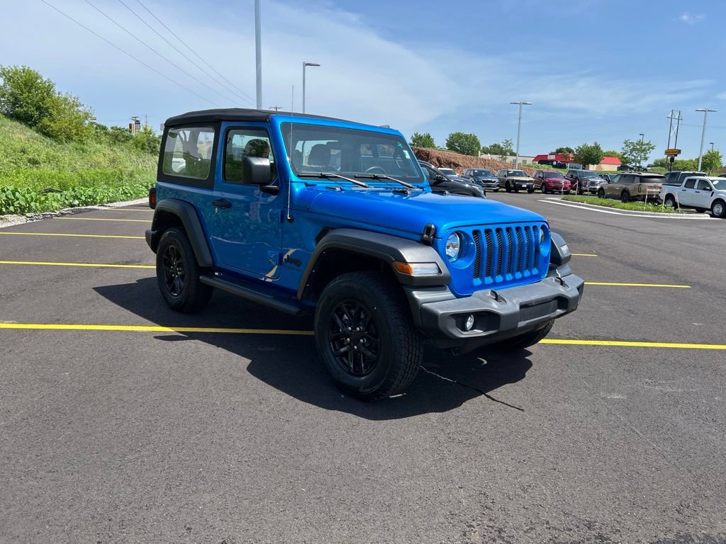 Used 2023 Jeep Wrangler Sport AWD/4WD image 9