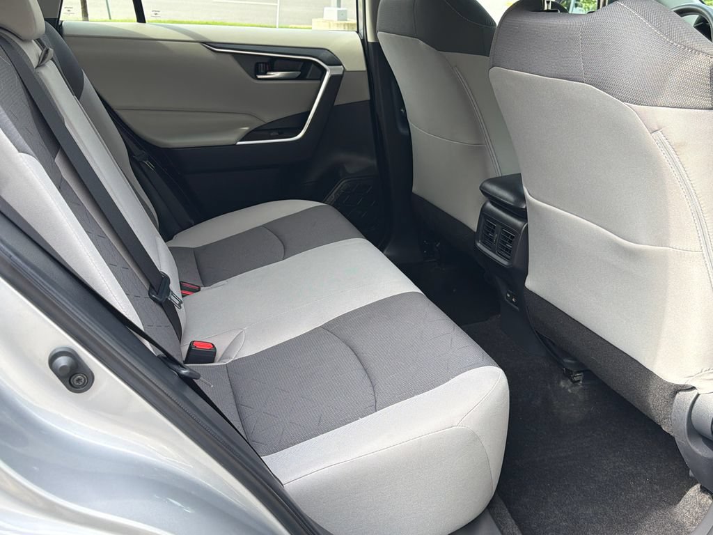 Used 2025 Toyota RAV4 XLE w/ Convenience Package AWD/4WD image 18