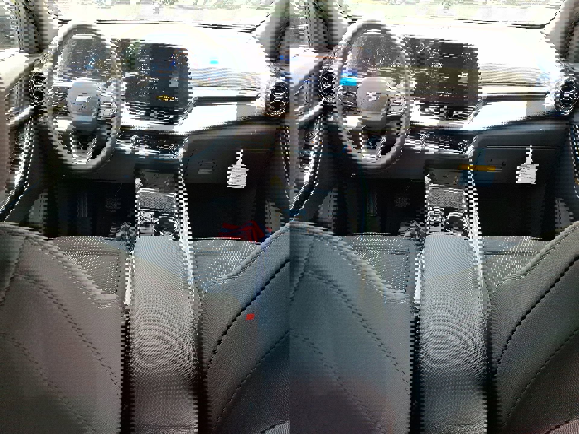 New 2026 Chevrolet Equinox LT image 12