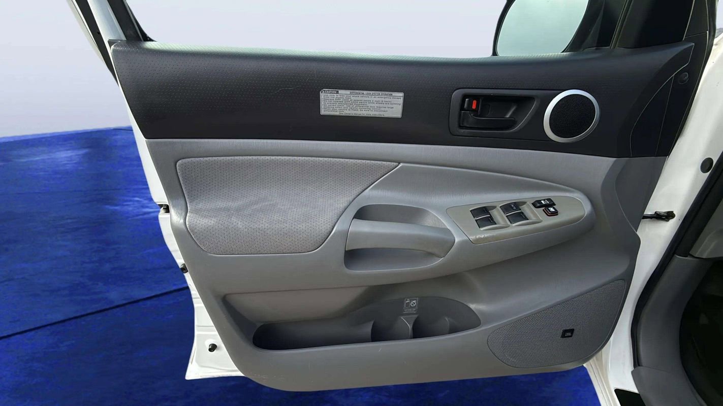 Used 2006 Toyota Tacoma PreRunner RWD image 15