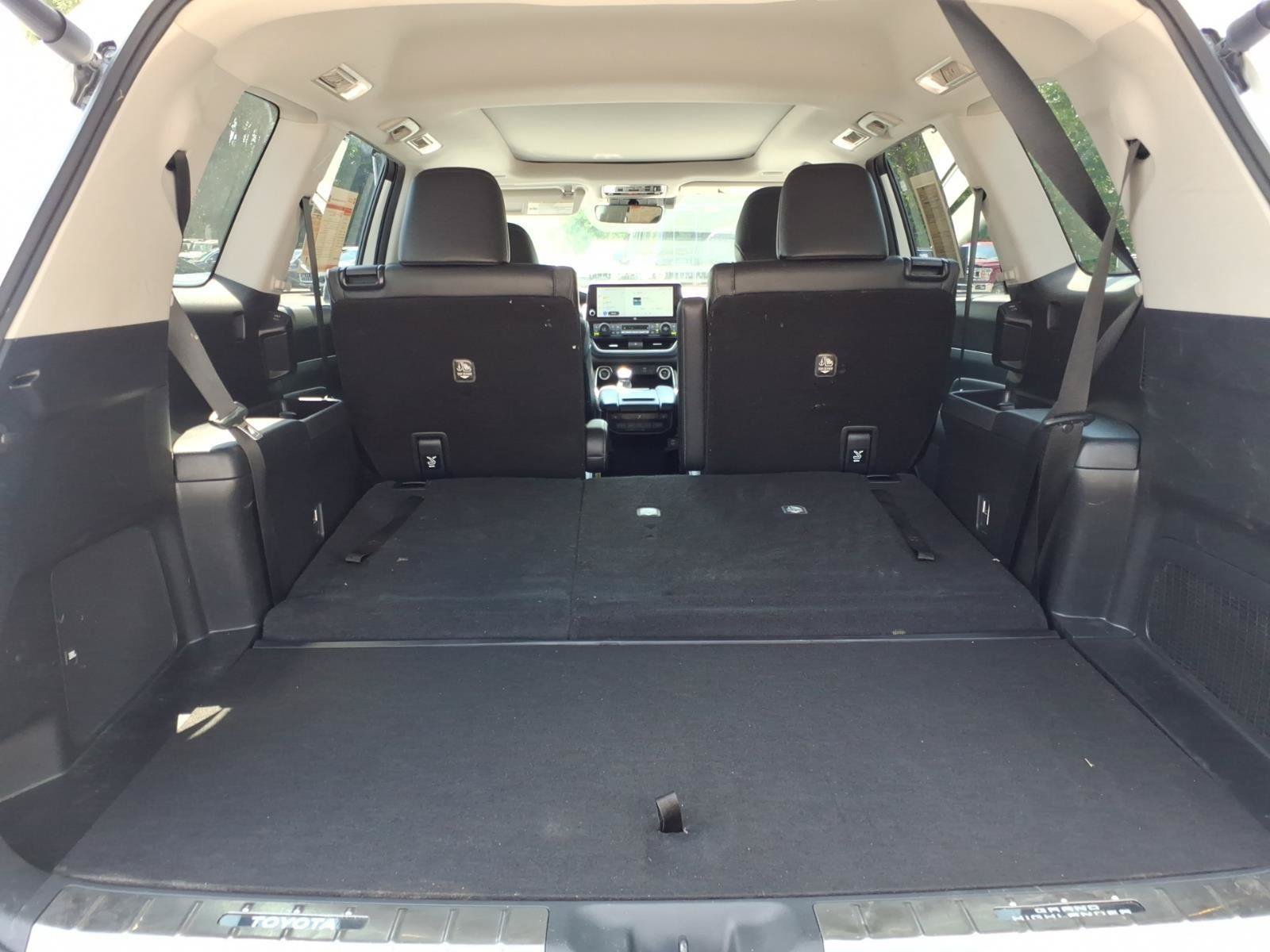 Used 2024 Toyota Grand Highlander FWD image 19