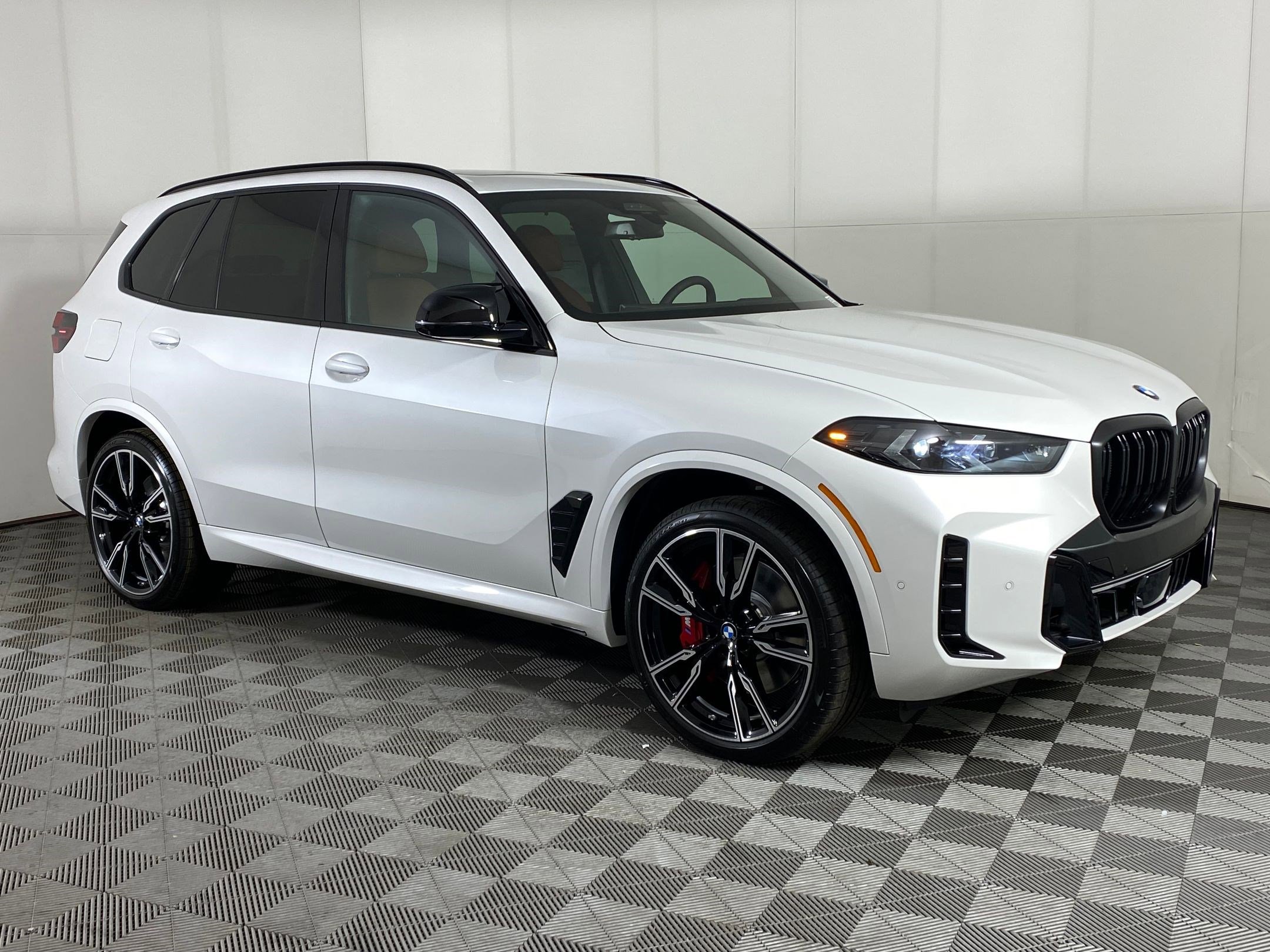 New 2026 BMW X5 M60i image 6