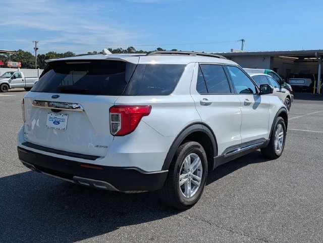 Certified 2023 Ford Explorer XLT w/ Equipment Group 202A AWD/4WD image 3