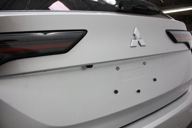 New 2026 Mitsubishi Outlander ES image 4