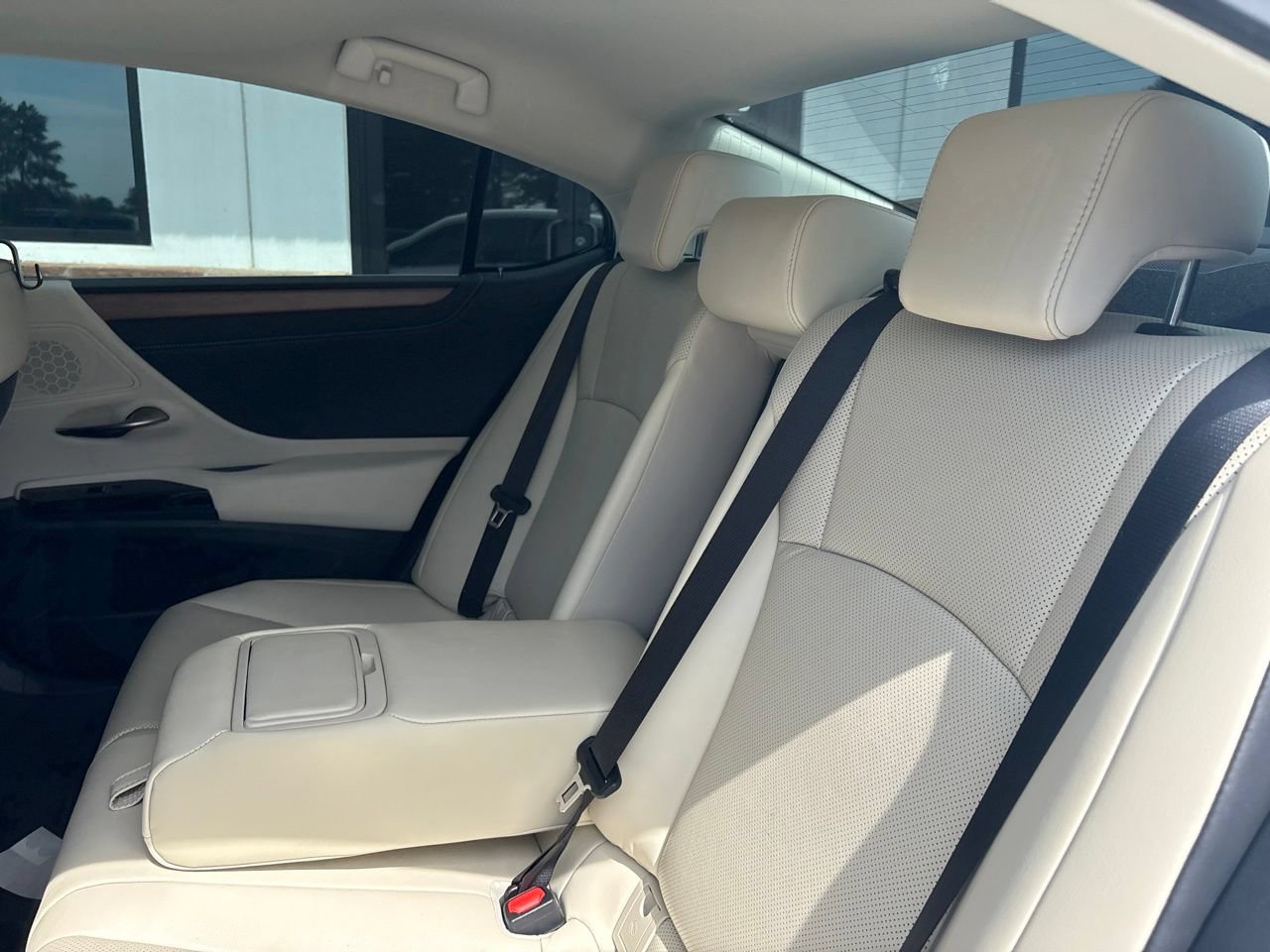 Used 2025 Lexus ES 350 w/ Premium Package FWD image 6