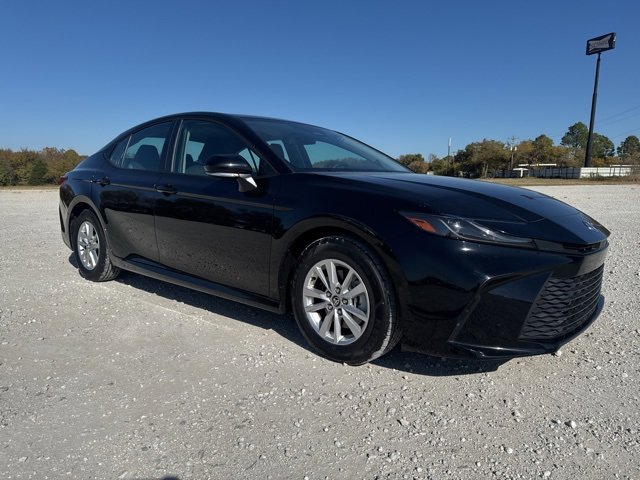 Used 2025 Toyota Camry LE image 6