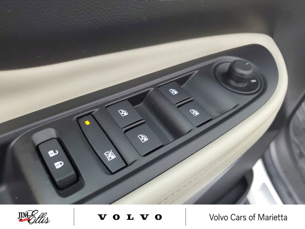 Used 2019 Buick Encore Essence AWD/4WD image 16