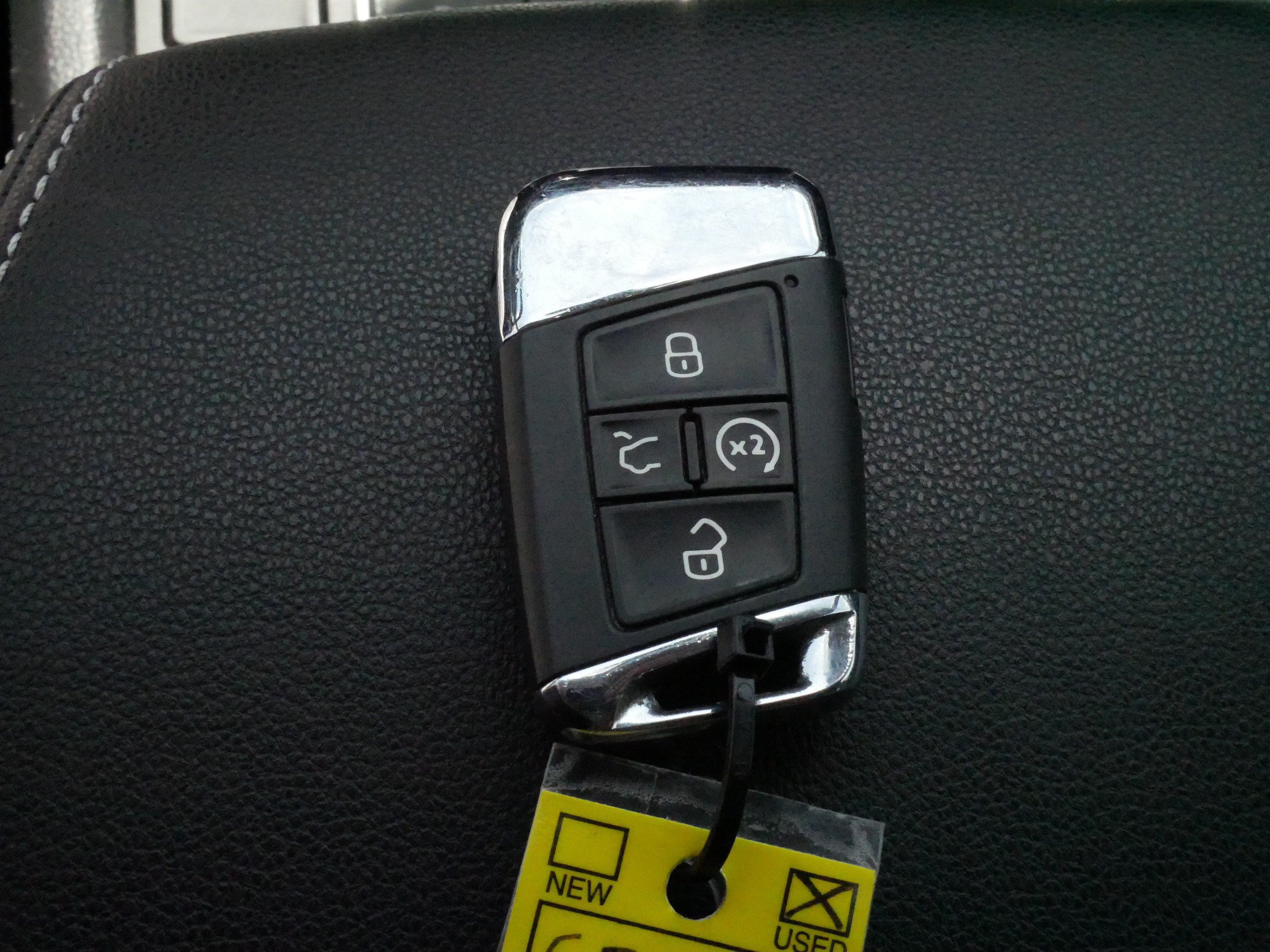Used 2021 Volkswagen Atlas SEL AWD/4WD image 32