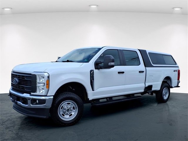 Used 2023 Ford F250 XL w/ Snow Plow/Camper Package image 2