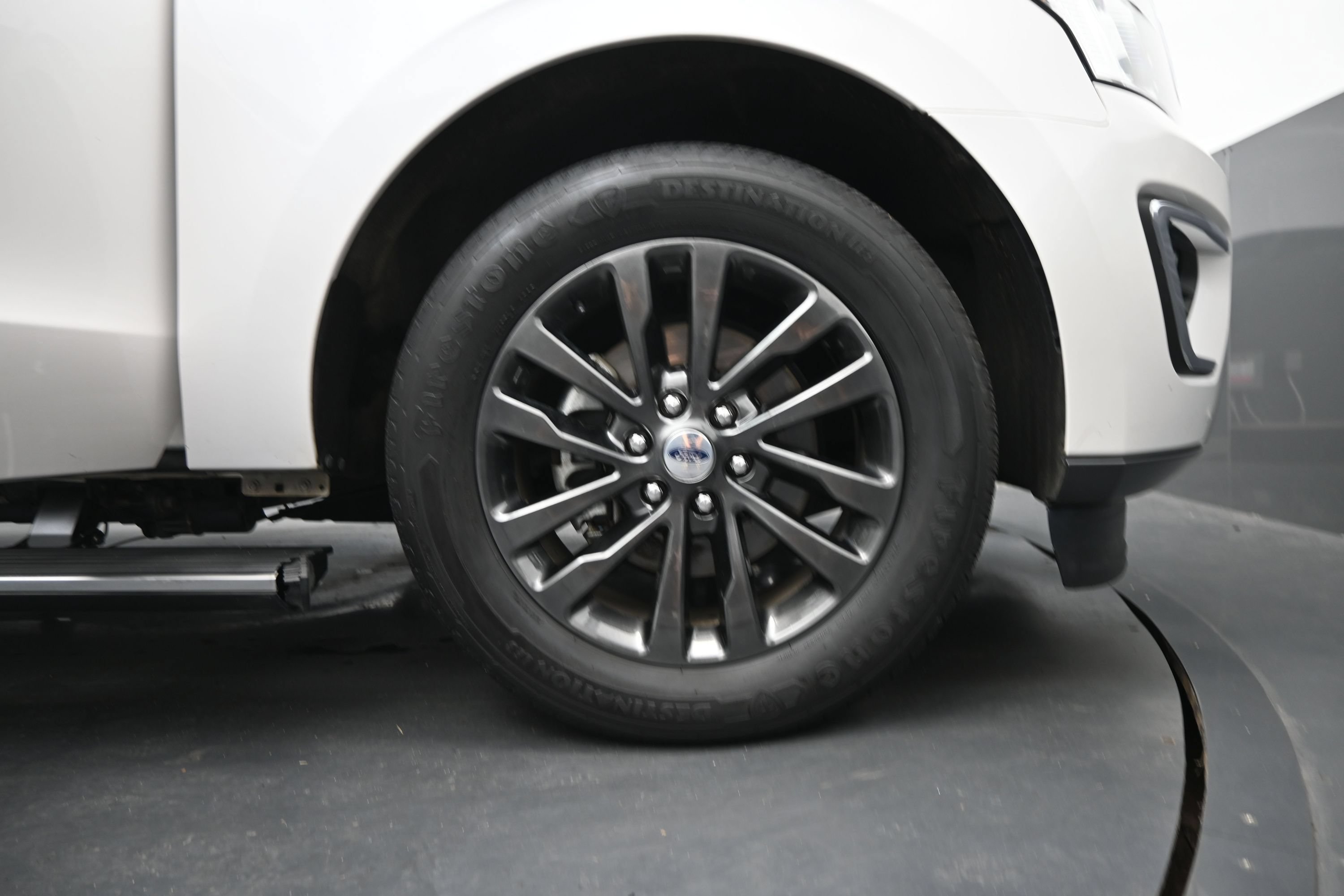 Used 2019 Ford Expedition Limited w/ Equipment Group 301A RWD image 24