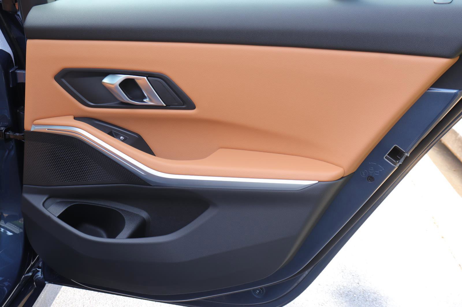 New 2025 BMW 330i Sedan w/ Convenience Package image 19