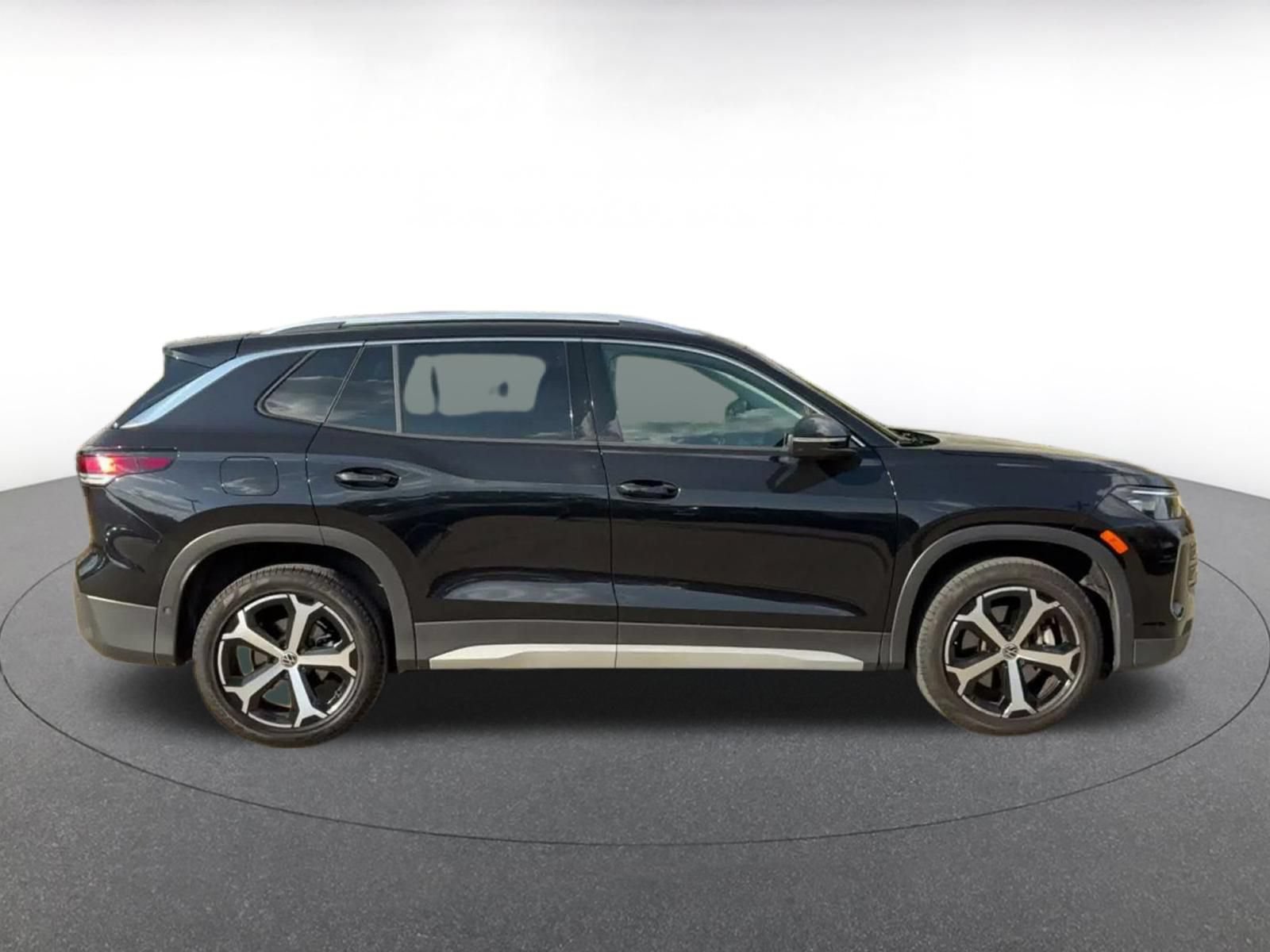 Used 2026 Volkswagen Tiguan SE AWD/4WD image 15