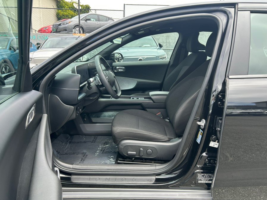 Used 2024 Hyundai Ioniq 6 SE RWD image 11