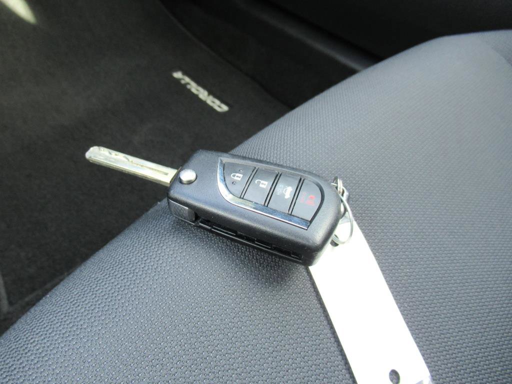 Used 2020 Toyota Corolla LE image 29