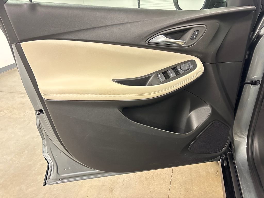 Used 2025 Buick Encore GX Sport Touring image 22