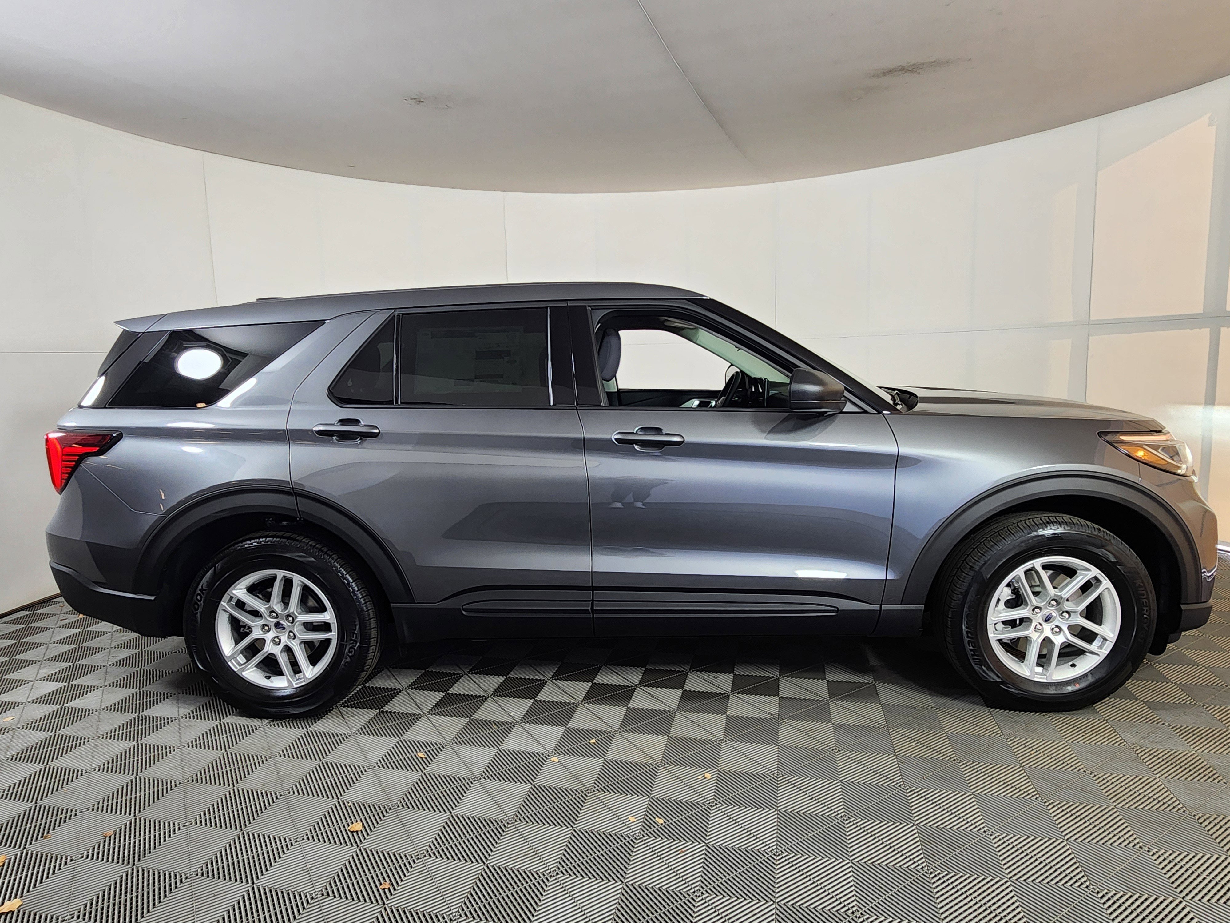 New 2026 Ford Explorer Active image 8