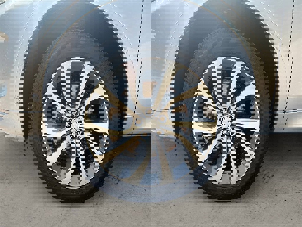 New 2025 Land Rover Discovery Sport S image 10