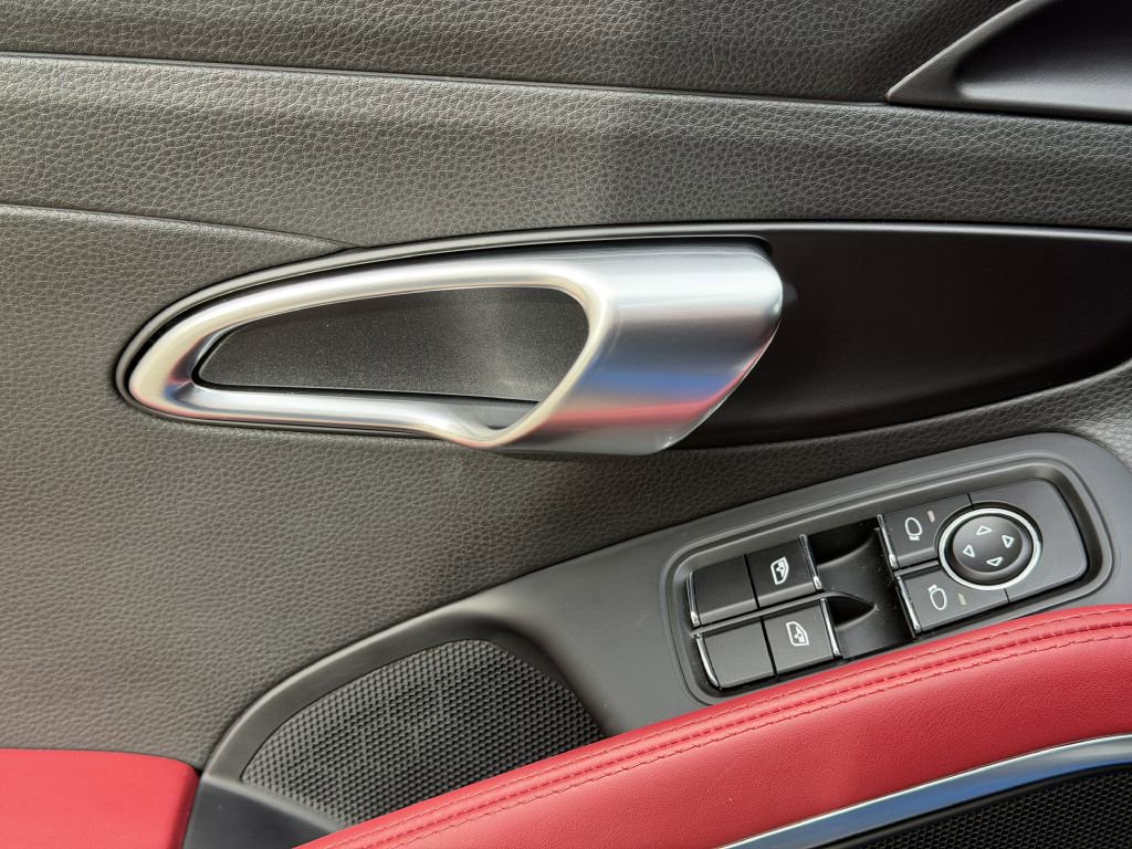 Used 2025 Porsche 718 Cayman w/ Sport Chrono Package image 20