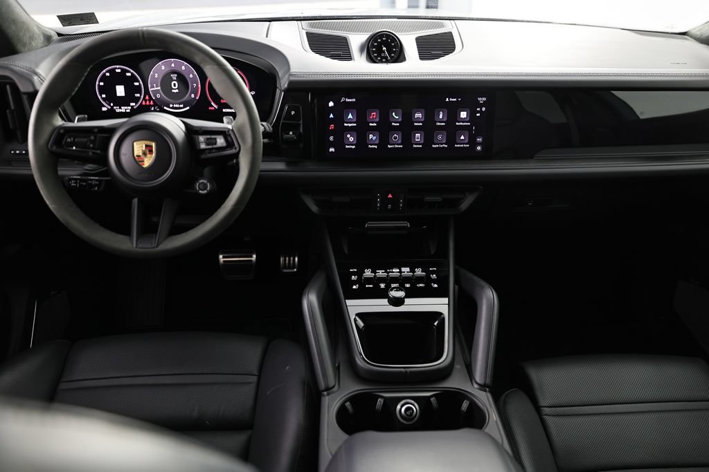 Certified 2025 Porsche Cayenne GTS AWD/4WD image 29