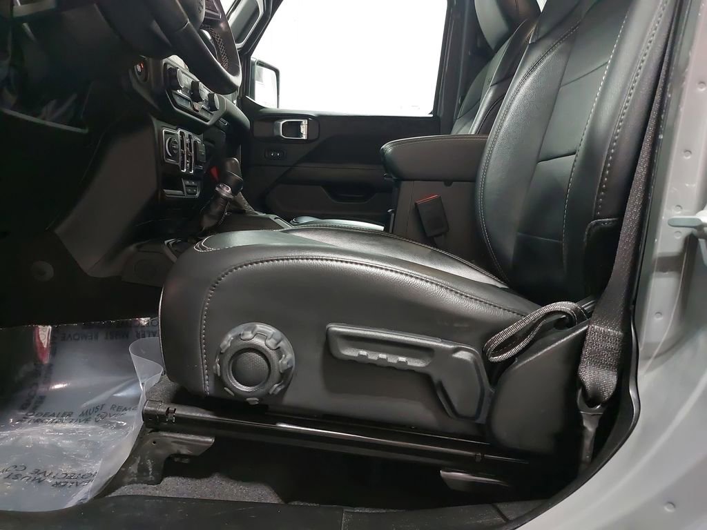 Used 2023 Jeep Wrangler Unlimited Sahara w/ Cold Weather Group image 29