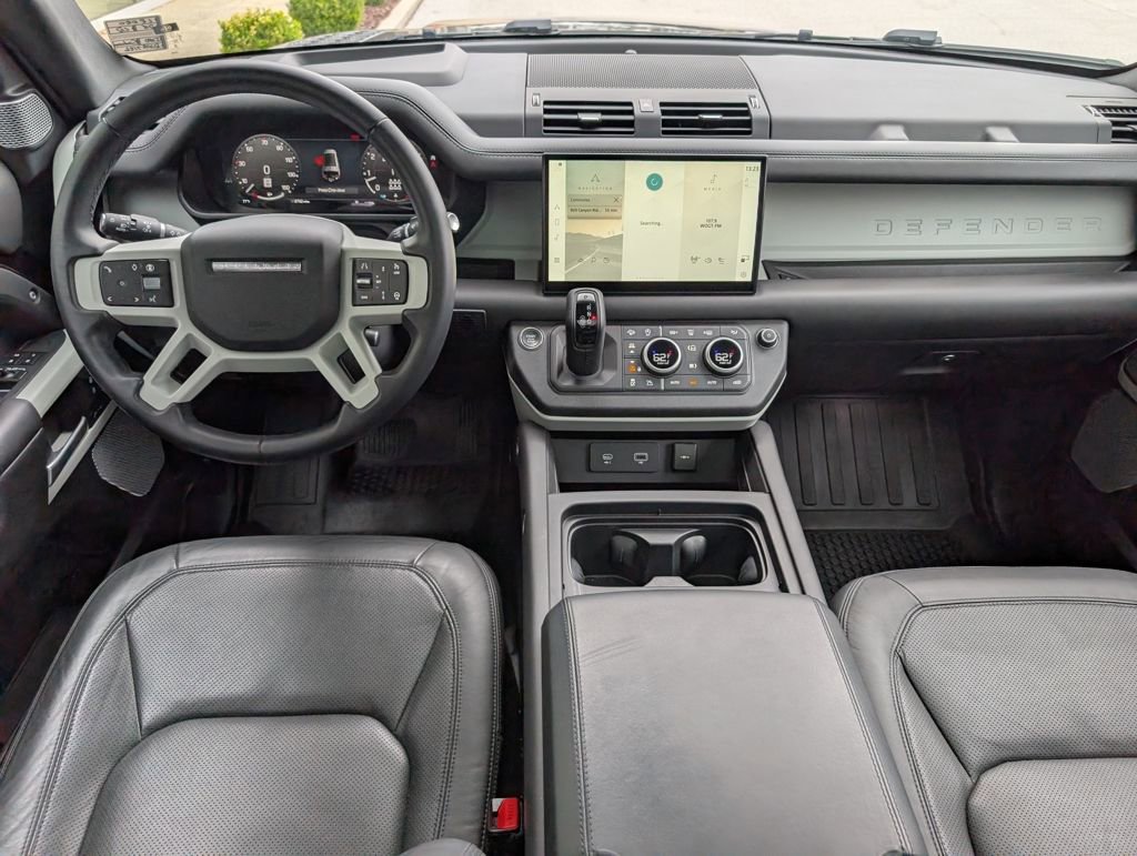 Used 2024 Land Rover Defender 130 S image 11