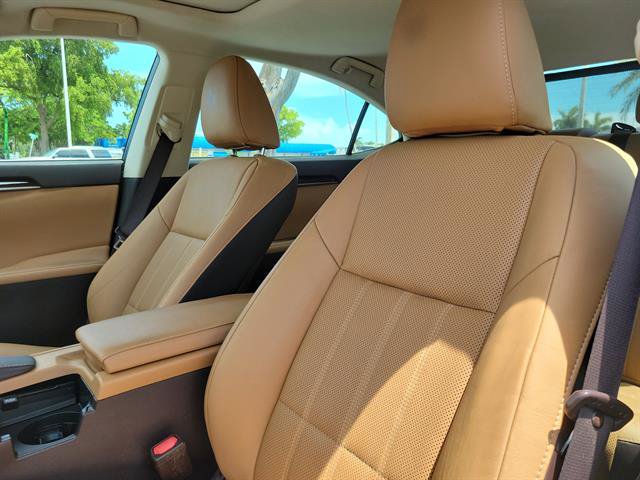 Used 2016 Lexus ES 350 w/ Luxury Package w/Wood Trim FWD image 31