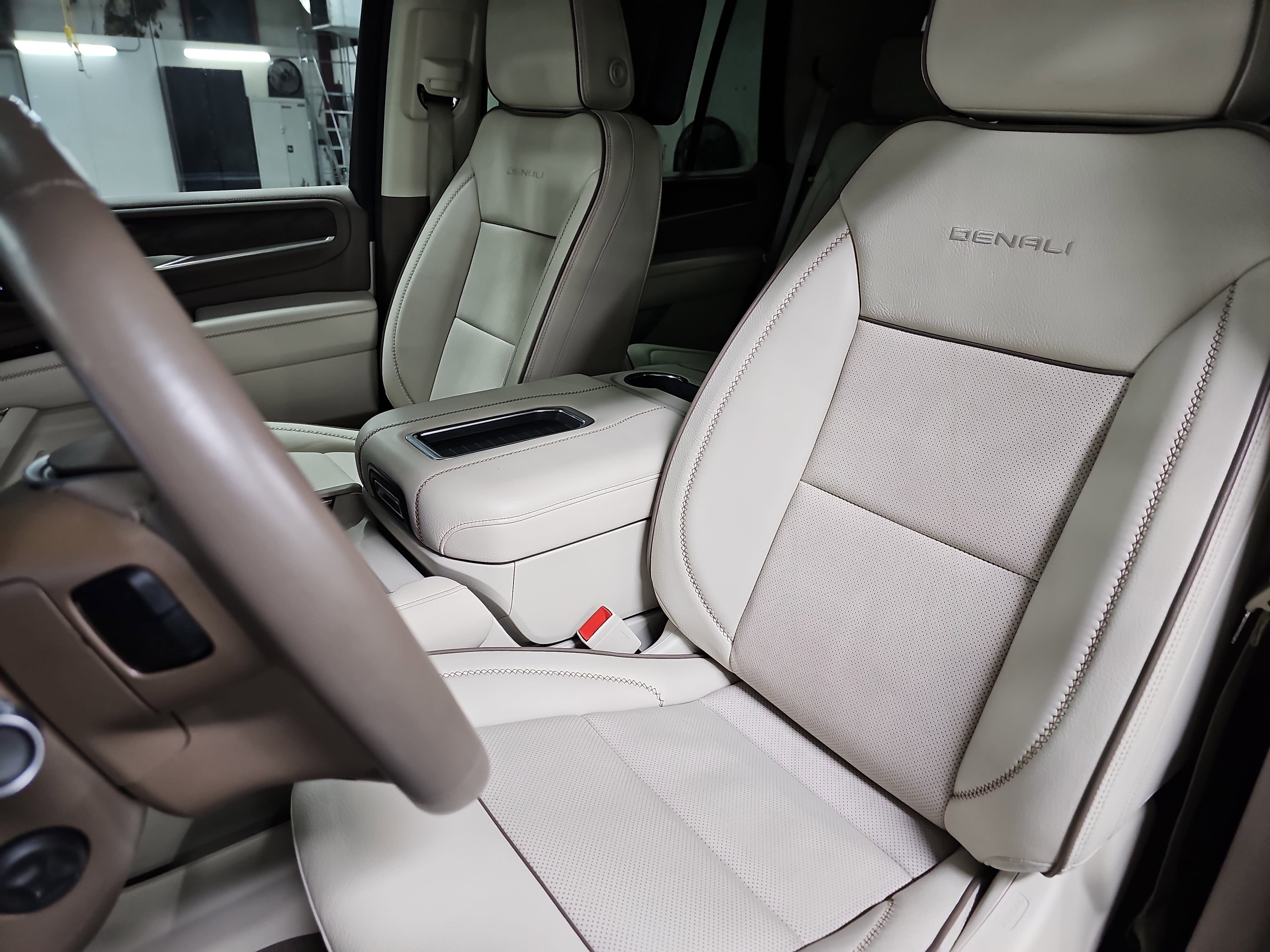 Used 2024 GMC Yukon Denali w/ Advanced Technology Package image 16