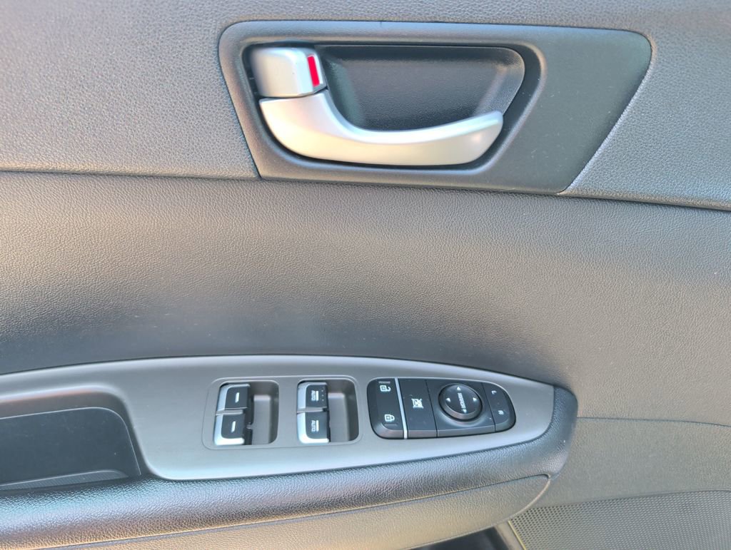 Used 2019 Kia Optima S FWD image 10