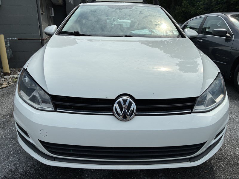 Used 2015 Volkswagen Golf Launch Edition FWD image 2