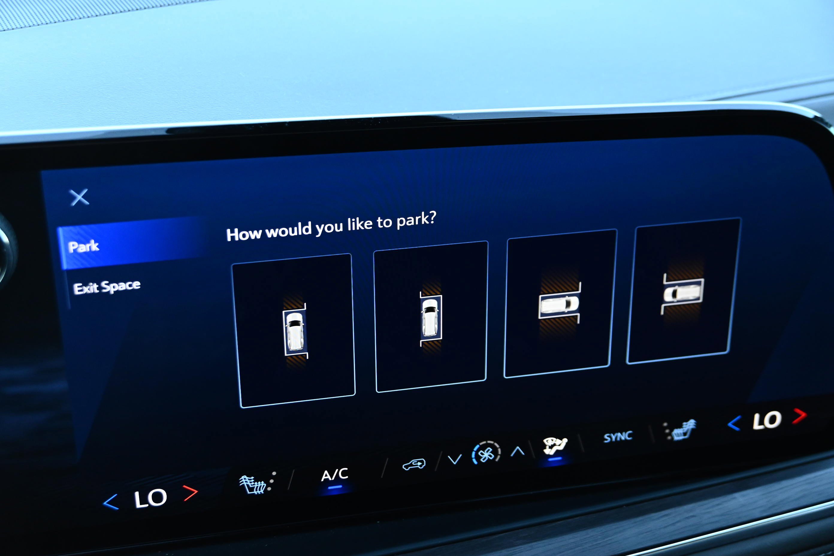 Used 2025 Chevrolet Tahoe LT w/ Comfort Package image 31