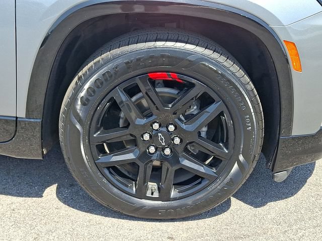 Used 2023 Chevrolet Traverse Premier w/ Redline Edition AWD/4WD image 8