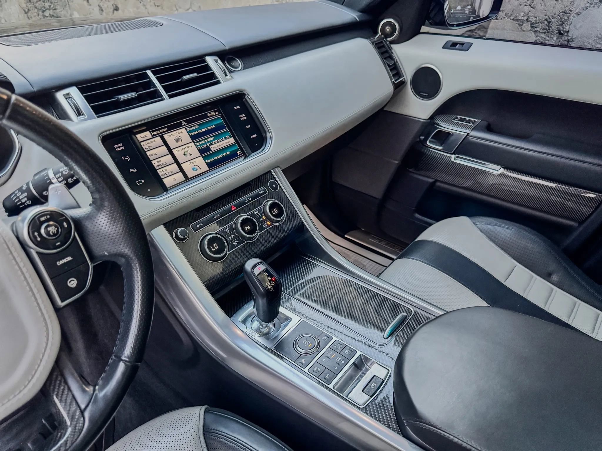 Used 2015 Land Rover Range Rover Sport SVR AWD/4WD image 21