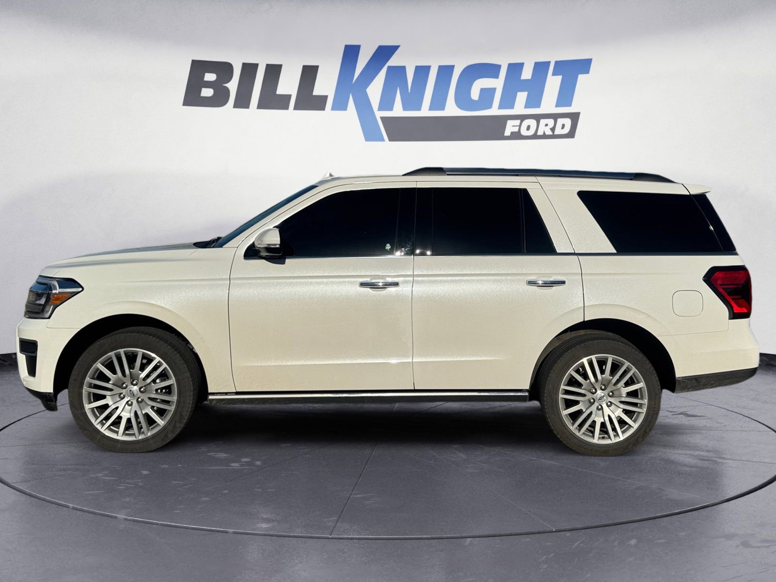 Used 2024 Ford Expedition Limited image 2